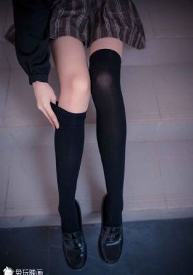 扒开腿挺进湿润的花苞hd视频